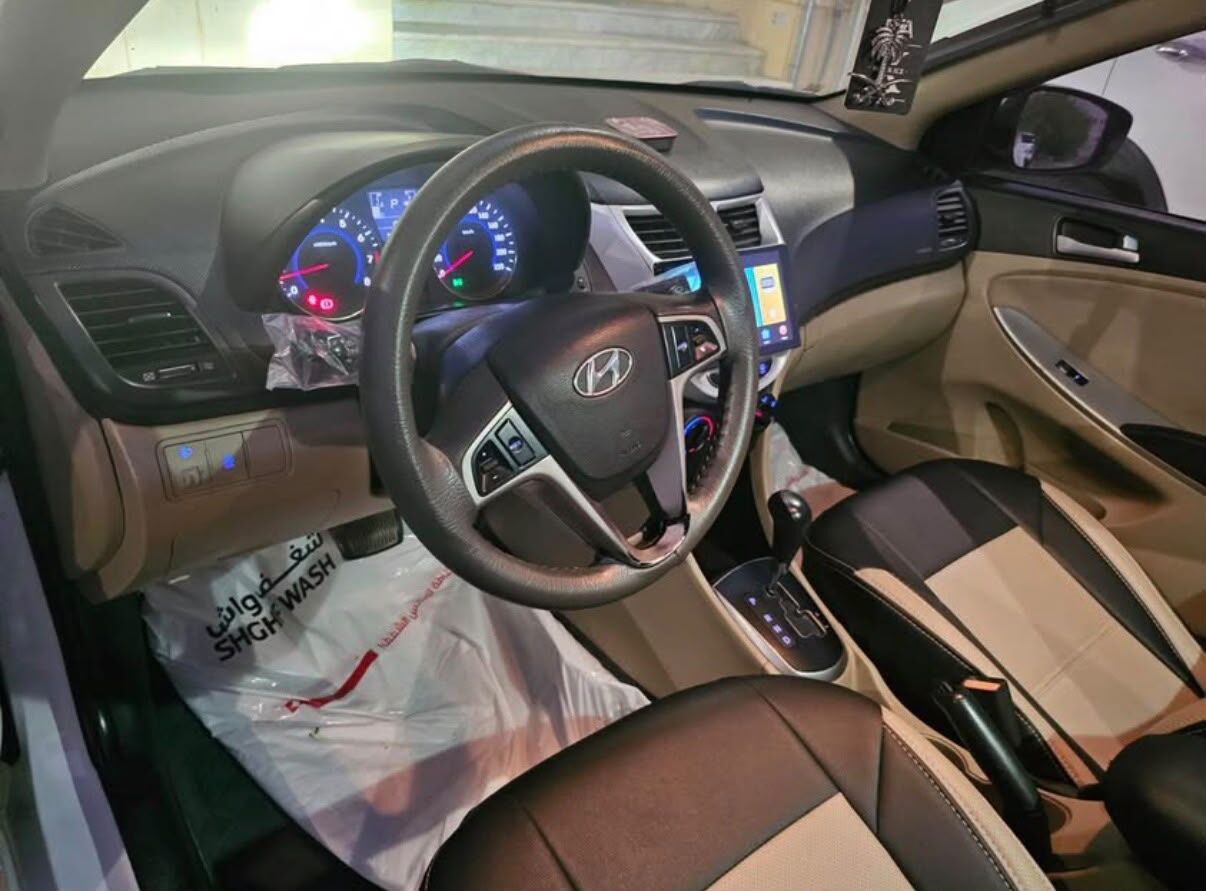 Riyadh, Vehicles, Cars & Trucks , SAR 19500,  2017,  2017,  Automatic,  304000 KM,  For Sale:  Hyundai Accent, White Exterior, With 304,000 Km On The Odometer.