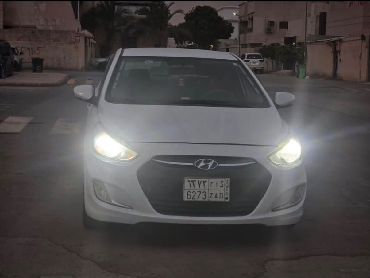 Riyadh, Vehicles, Cars & Trucks , SAR 19500,  2017,  2017,  Automatic,  304000 KM,  For Sale:  Hyundai Accent, White Exterior, With 304,000 Km On The Odometer.