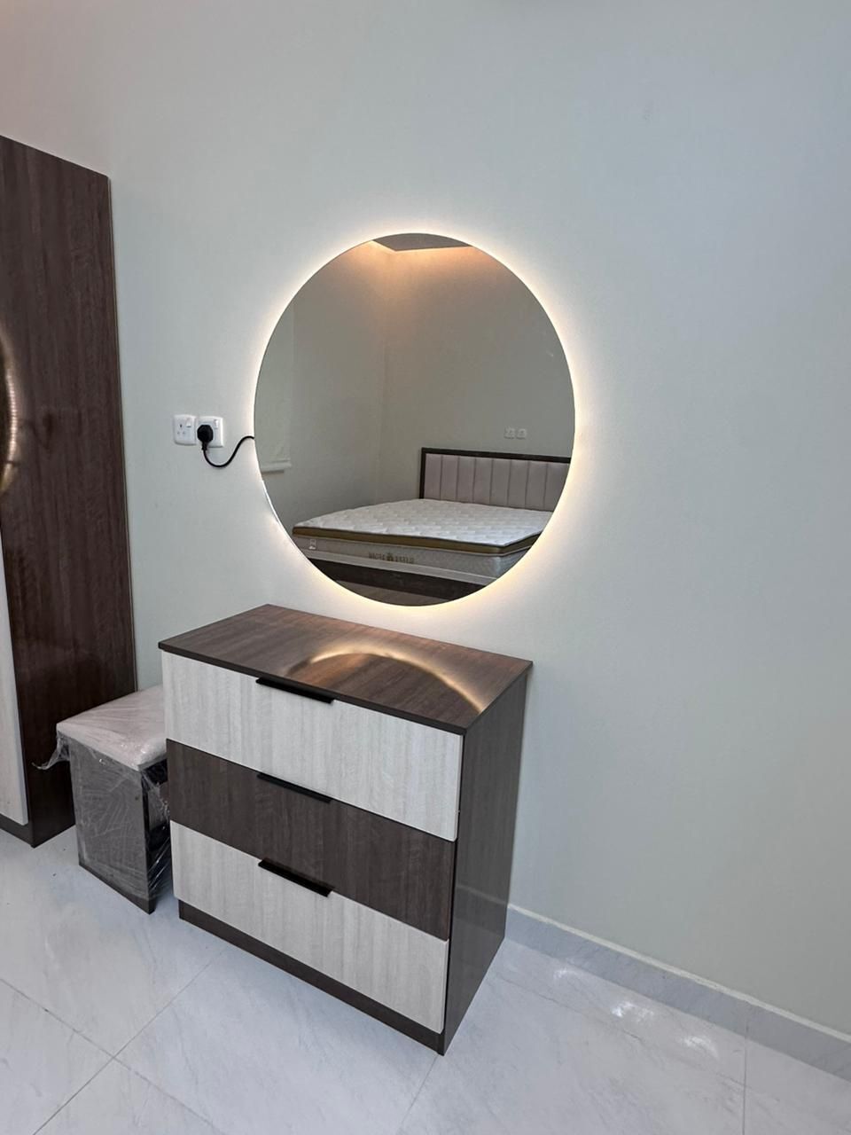 Jeddah, Furniture, Modern New Dressing Tables In Multiple Designs And Colors