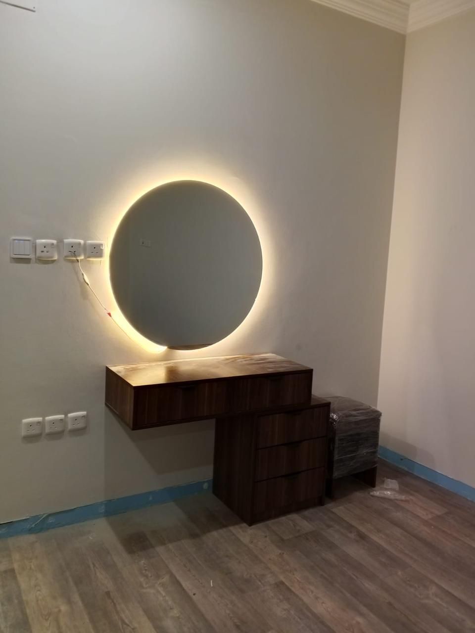 Jeddah, Furniture, Modern New Dressing Tables In Multiple Designs And Colors