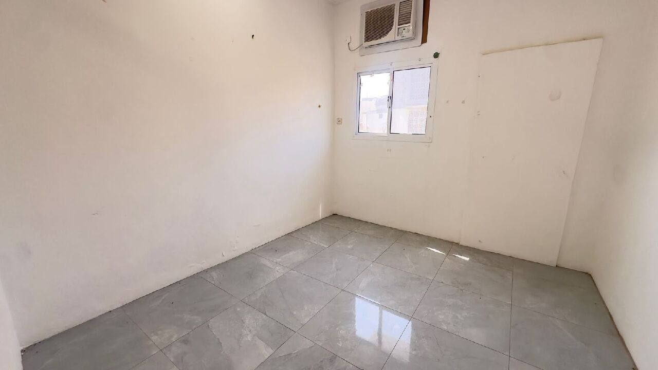 Manama, Apartments, Flats, Houses & Villas, BHD 170/month,  2 BR,  𝐇𝐨𝐨𝐫𝐚:- 2𝐁𝐑 𝐔𝐧𝐟𝐮𝐫𝐧𝐢𝐬𝐡𝐞𝐝 𝐅𝐥𝐚𝐭 𝐨𝐧 