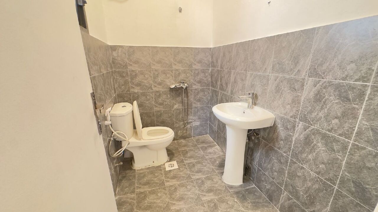Manama, Apartments, Flats, Houses & Villas, BHD 170/month,  2 BR,  𝐇𝐨𝐨𝐫𝐚:- 2𝐁𝐑 𝐔𝐧𝐟𝐮𝐫𝐧𝐢𝐬𝐡𝐞𝐝 𝐅𝐥𝐚𝐭 𝐨𝐧 
