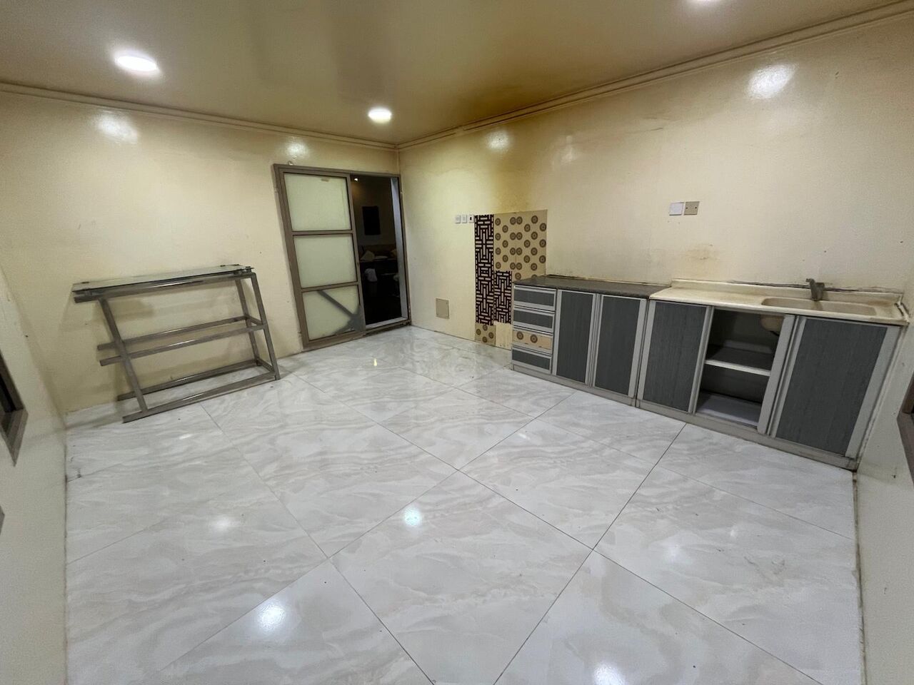 Riffa, Apartments, Flats, Houses & Villas, BHD 150/month,  3 BR,  Villa 2 Floor Portion For Rent