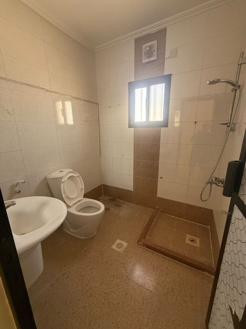 Riffa, Apartments, Flats, Houses & Villas, BHD 200/month,  2 BR,  Specious 2 Bedroom Flat For Rent BD200 Including EWA