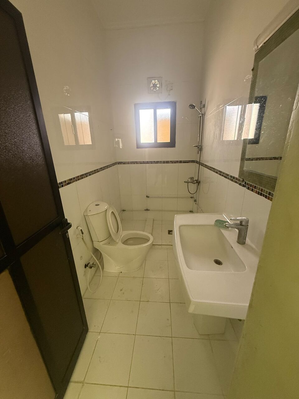 Riffa, Apartments, Flats, Houses & Villas, BHD 200/month,  2 BR,  Specious 2 Bedroom Flat For Rent BD200 Including EWA