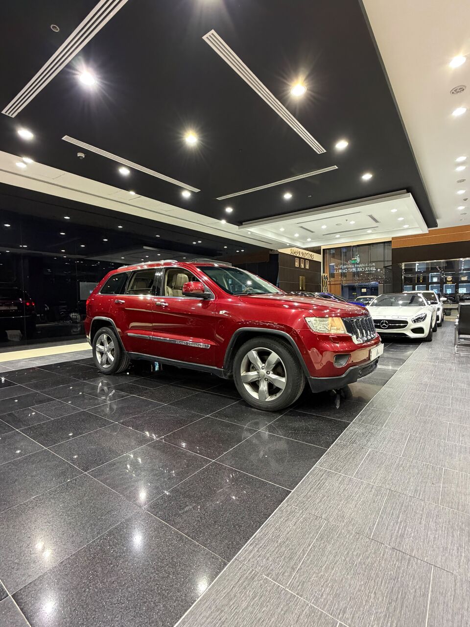 Sanabis, Vehicles, Cars & Trucks , BHD 3700,  Jeep Grand Cherokee,  2013,  Automatic,  163000 KM,