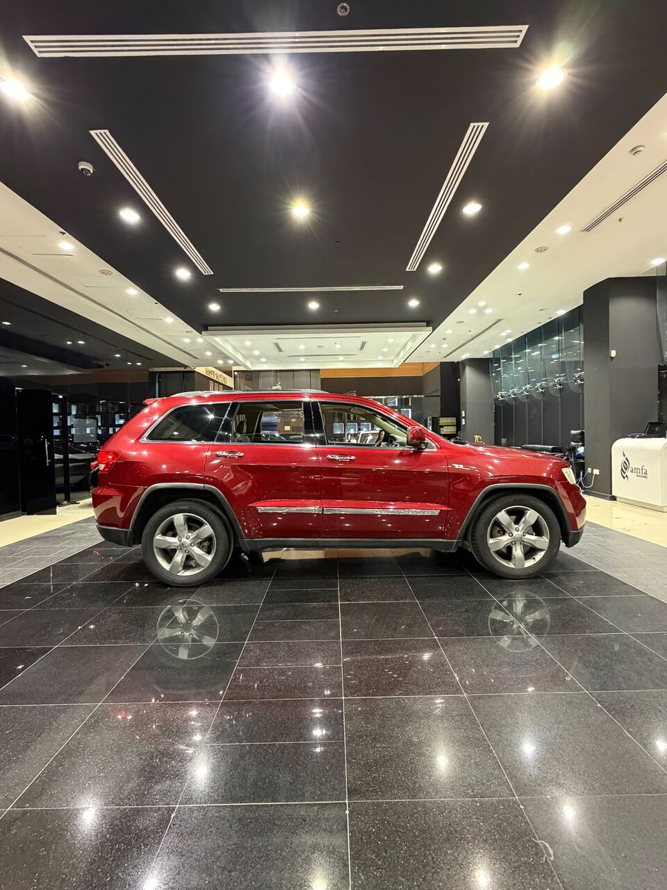 Sanabis, Vehicles, Cars & Trucks , BHD 3700,  Jeep Grand Cherokee,  2013,  Automatic,  163000 KM,