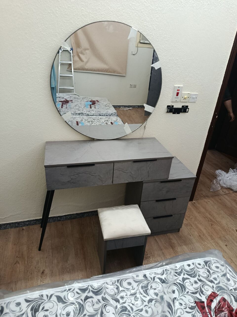 Jeddah, Furniture, SAR 1,  New Complete Bedroom Set For Sale