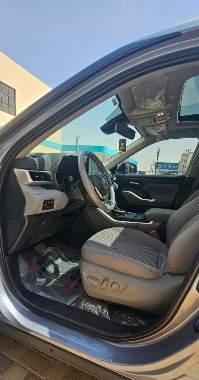Riyadh, Vehicles, Cars & Trucks , SAR 135000,  Toyota Highlander GLE 4x4,  2024,  Automatic,  44000 KM,  New