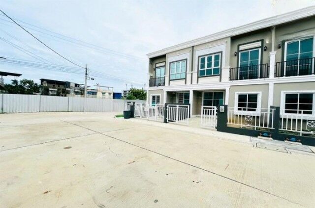 Bangkok, Villas, THB 24899,  16 Sq. Feet,  BTSสำโรง 2.04กม. สุขุมวิท 72-78 เฟอร์ครบ รพ.เมือง