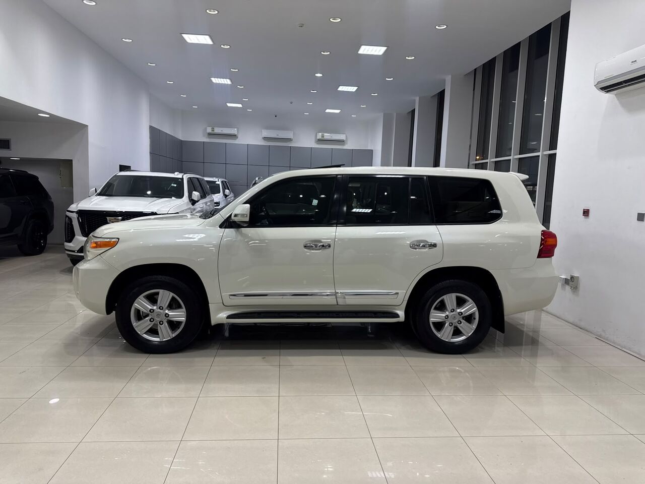 Manama, Vehicles, Cars & Trucks , BHD 12600,  Toyota Land Cruiser GX-R,  2015,  Automatic,  177100 KM,    (White)