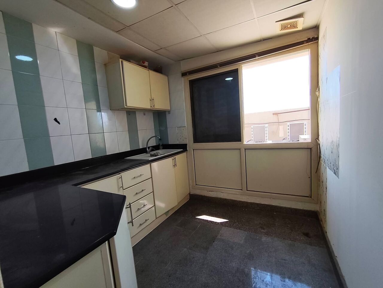 Sitra, Apartments, Flats, Houses & Villas, BHD 160/year,  1 BR,  Sitra:- Rooftop 1Bhk Flat On Rent With Unlimited Ewa..