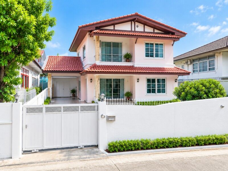 Bangkok, Villas, THB 29997,  55 Sq. Feet,  รัชดา15-21 แอร์ 5 เครื่อง จอดรถ 3 คัน ม.หอการ