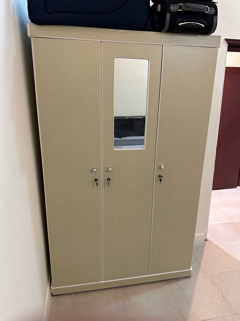 Jubail, Household Items, SAR 450,  3-DOOR CUPBOARD FOR SALE!