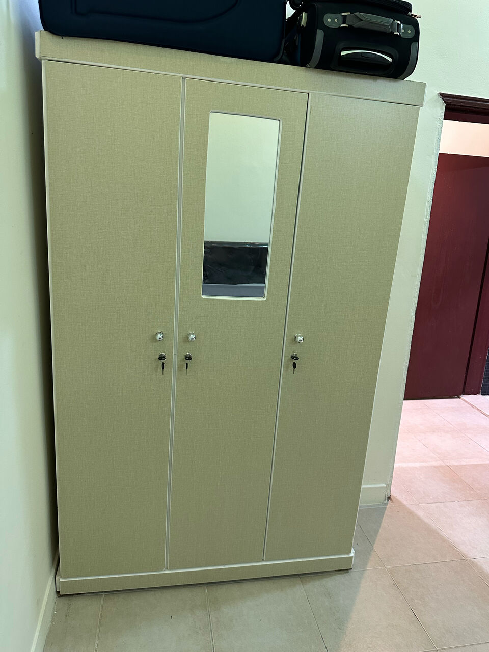 Jubail, Household Items, SAR 450,  3-DOOR CUPBOARD FOR SALE!
