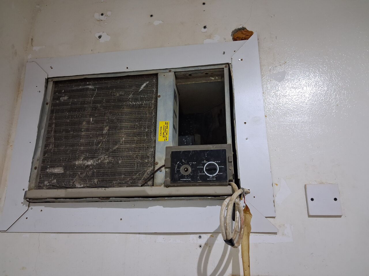Al Majmaah, Household Items, SAR 3800,  House Hold Items For Sale (King Size Bed, W. Machine, Sofa, Wardrobe, Oven Gas Stove)