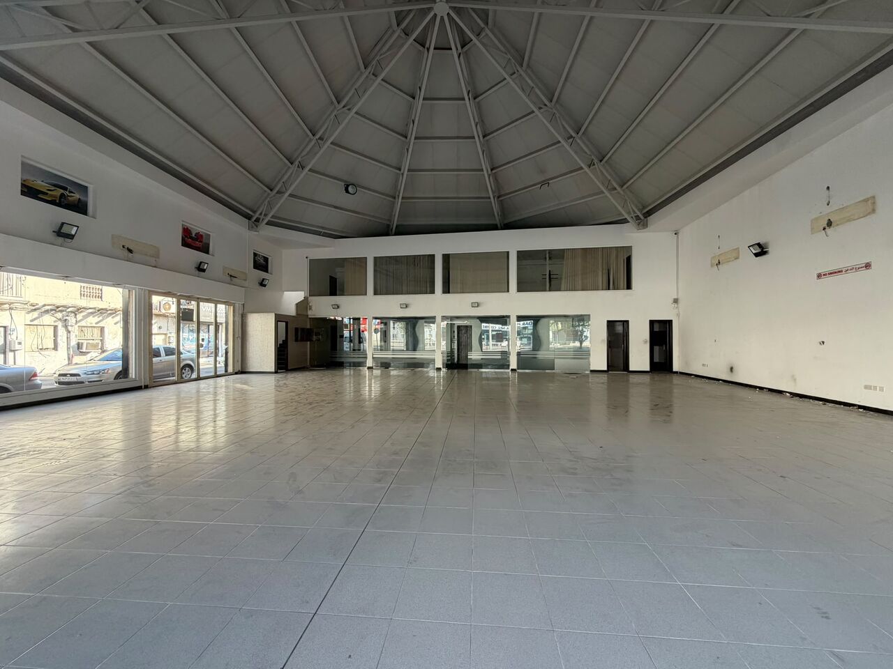 Manama, Shops, BHD 1500,  400 Sq. Meter,  SHOWROOM SPACE FOR RENT IN MANAMA