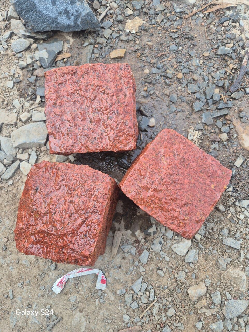 Faridabad, Materials, INR 23,  At Best Price Red Granite Cobblestone In Delhi NCR 9311658285