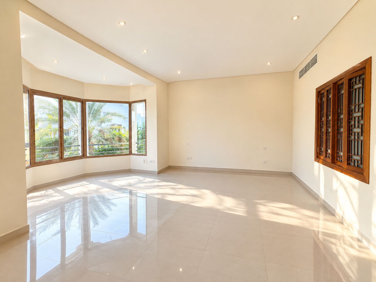 Saar, Villas, BHD 1900,  Furnished,  490 Sq. Meter,  Spacious 4BR Villa | Private Pool & Garden | Compound Amenities