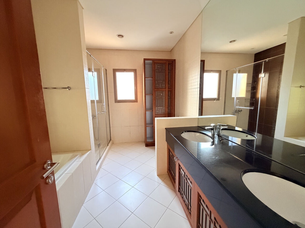 Saar, Villas, BHD 1900,  Furnished,  490 Sq. Meter,  Spacious 4BR Villa | Private Pool & Garden | Compound Amenities