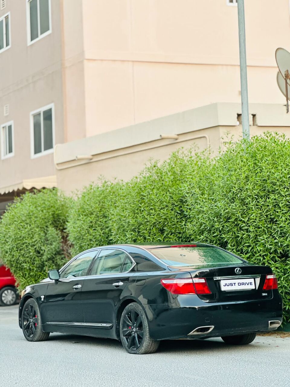 Segaya, Vehicles, Cars & Trucks , BHD 1950,  Lexus LS 460,  2009,  Automatic,  130000 KM,  LEXUS LS460  MODEL FULLY LOADED ZERO ACCIDENT CAR CALL OR WHATSAPP ON 35400768