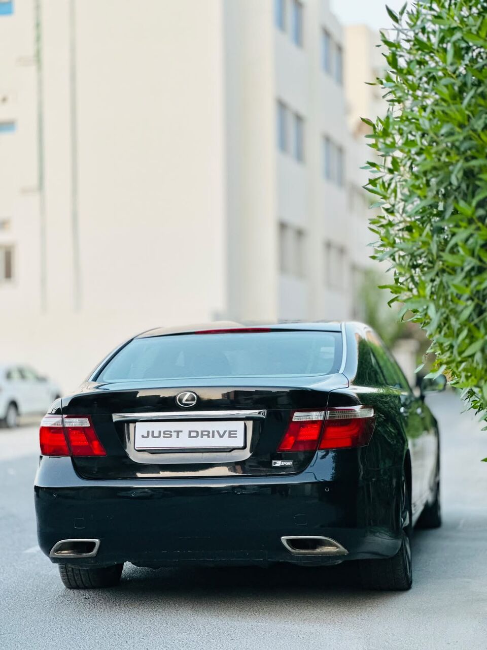 Segaya, Vehicles, Cars & Trucks , BHD 1950,  Lexus LS 460,  2009,  Automatic,  130000 KM,  LEXUS LS460  MODEL FULLY LOADED ZERO ACCIDENT CAR CALL OR WHATSAPP ON 35400768