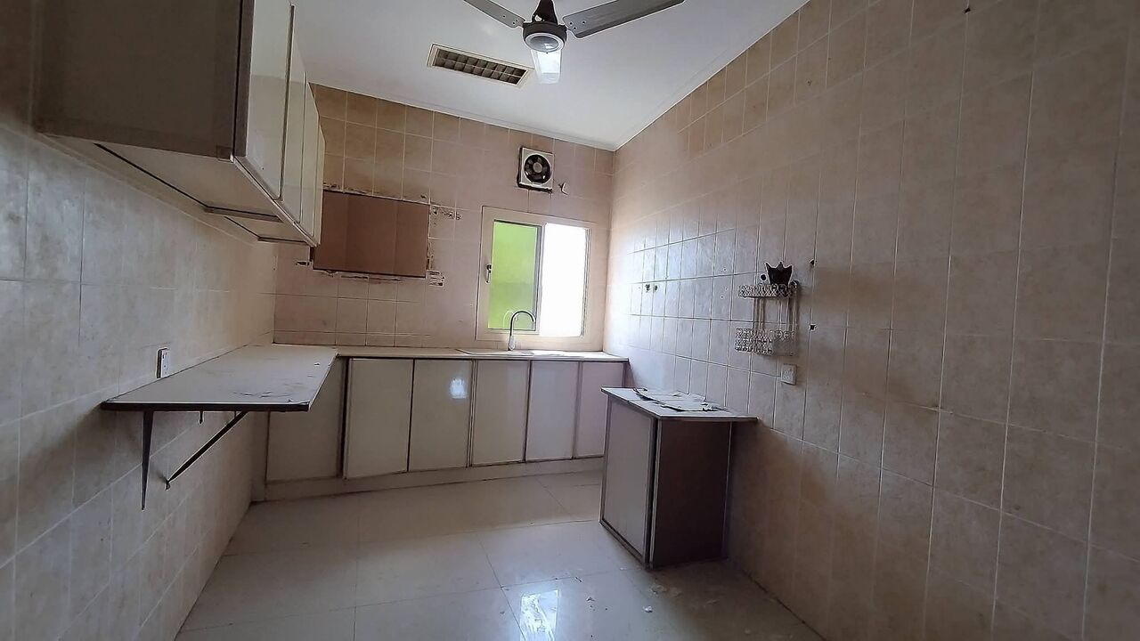Manama, Apartments, Flats, Houses & Villas, BHD 120/year,  2 BR,  Tashan:- 2Bhk Unfurnished Flat On Rent..