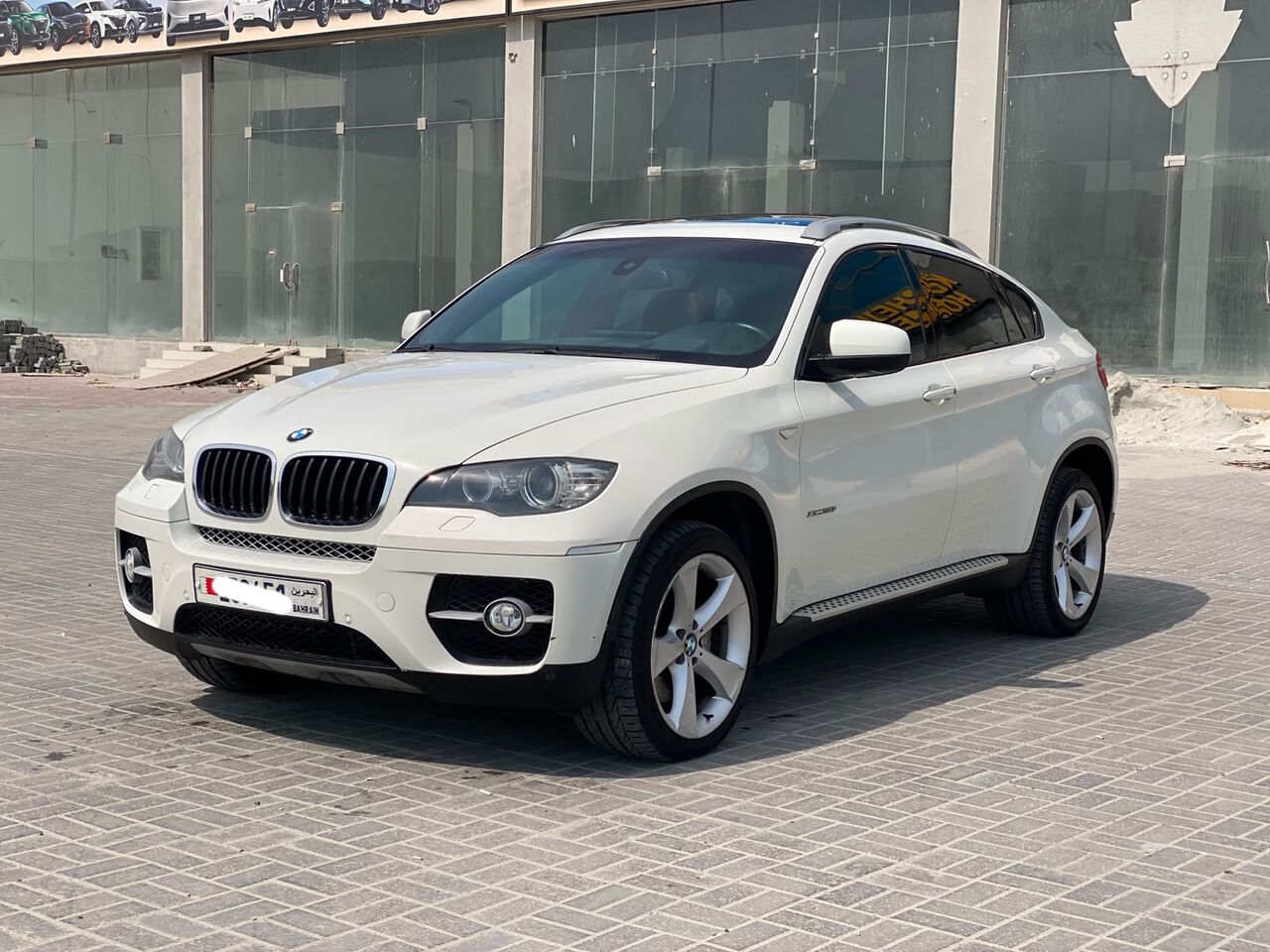 Manama, Vehicles, Cars & Trucks , BHD 2700,  BMW X6,  2011,  Automatic,  146300 KM,   /  (White)