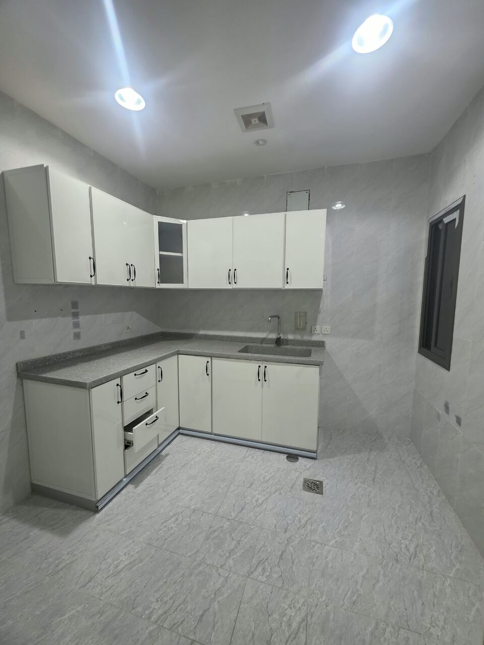 Khobar, Apartments, Flats, Houses & Villas, SAR 25000/year,  3 BR,  3 Bedrooms, A Living Room ,  2 Bathrooms, And A Kitchen,   Second Floor, External,with Air
