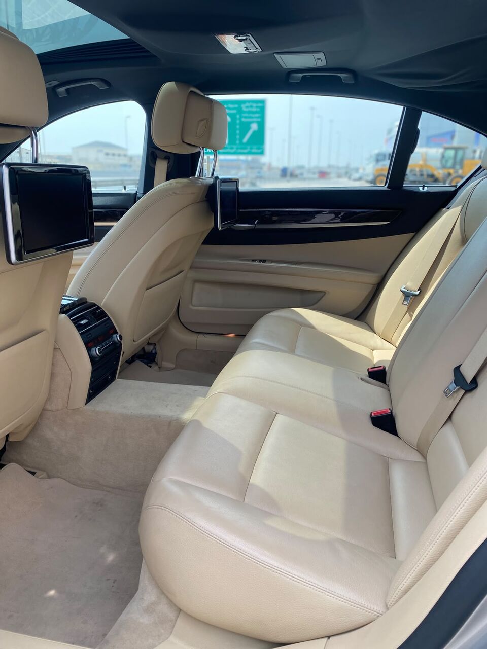 Manama, Vehicles, Cars & Trucks , BHD 3600,  BMW 730Li,  2015,  Automatic,  129900 KM,    (Silver)