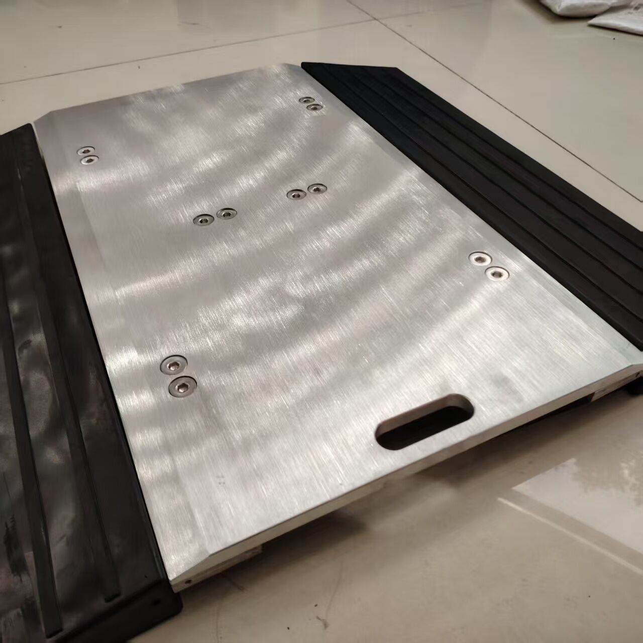 Kampala, Electronics, UGX 30000000,  Truck Axle Weighing System Supplier Uganda