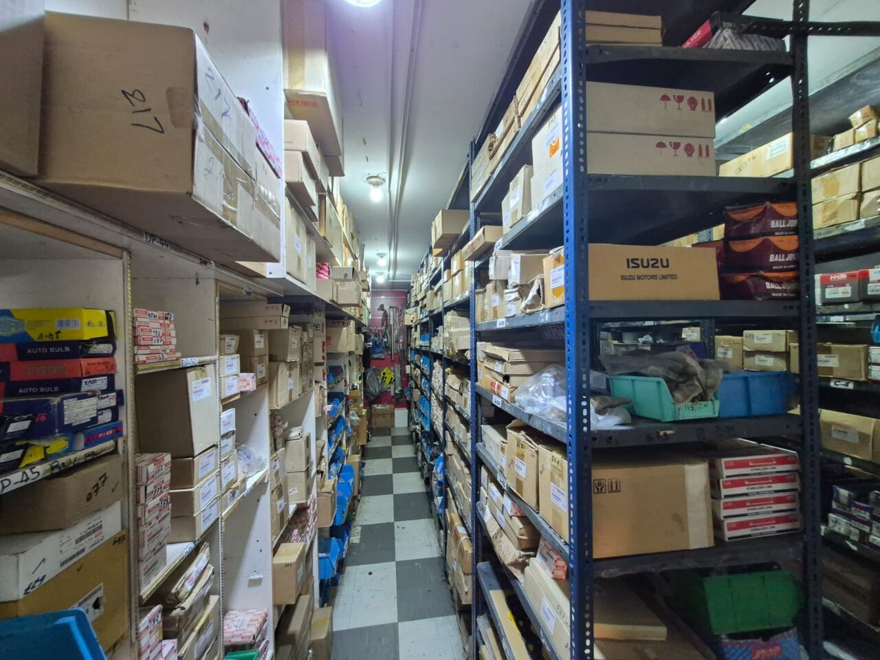 Al Marwah, Automotive, للتقبيل محل Isuzu Parts Shop For Transfer