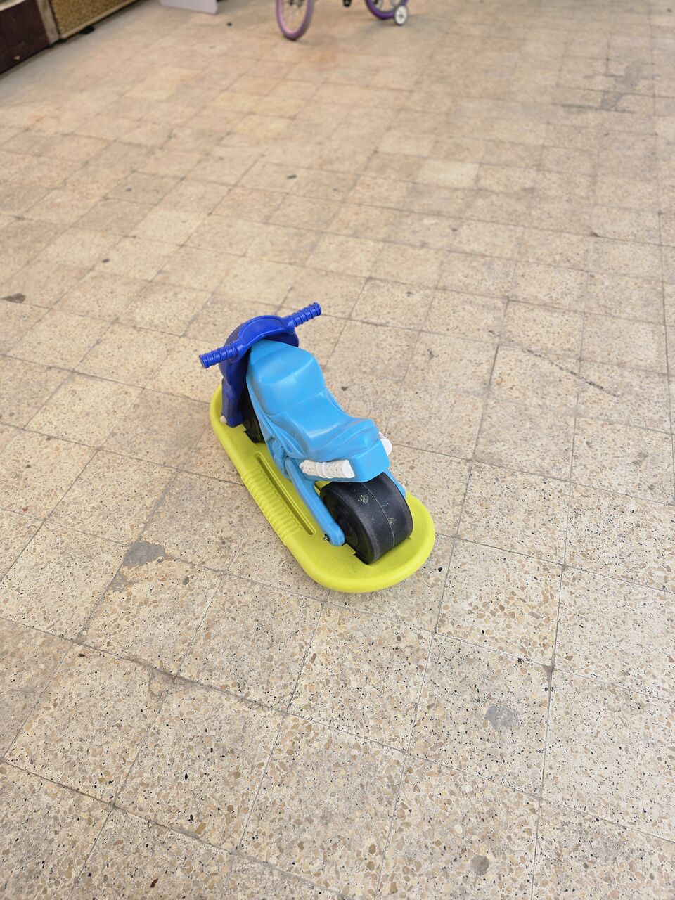 Riyadh, Baby & Kid Stuff, SAR 80,  2-in-1 Kids Plastic Rocking & Ride-On Motorcycle Toy
