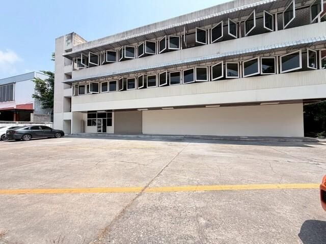 Bangkok, Villas, THB 150000,  1 Sq. Feet,  For Rent, Building 3, 1,180 Sq.m., Ratchawat Samsen Area, Pichai Road, Nakornchaisri Road