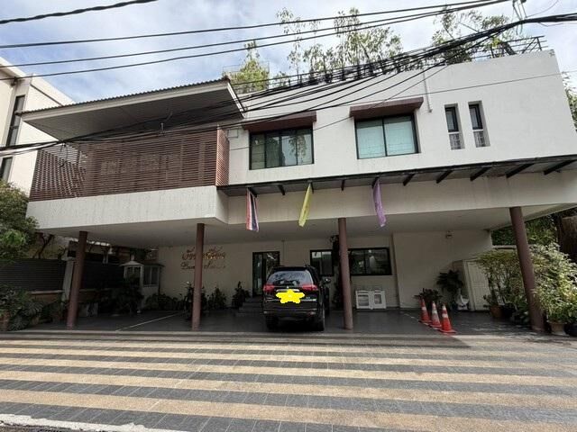 Bangkok, Villas, THB 120000,  1 Sq. Feet,  For Rent: 2-storey Detached House, Baan Sasida Village, Sukhumvit 24, Near BTS Phrom Phong