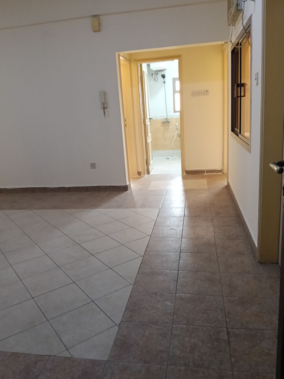 Ras Rumman, Apartments, Flats, Houses & Villas, BHD 350/month,  3 BR,  3 Bedroom Semi Furnished Flat For Rent With Ewa