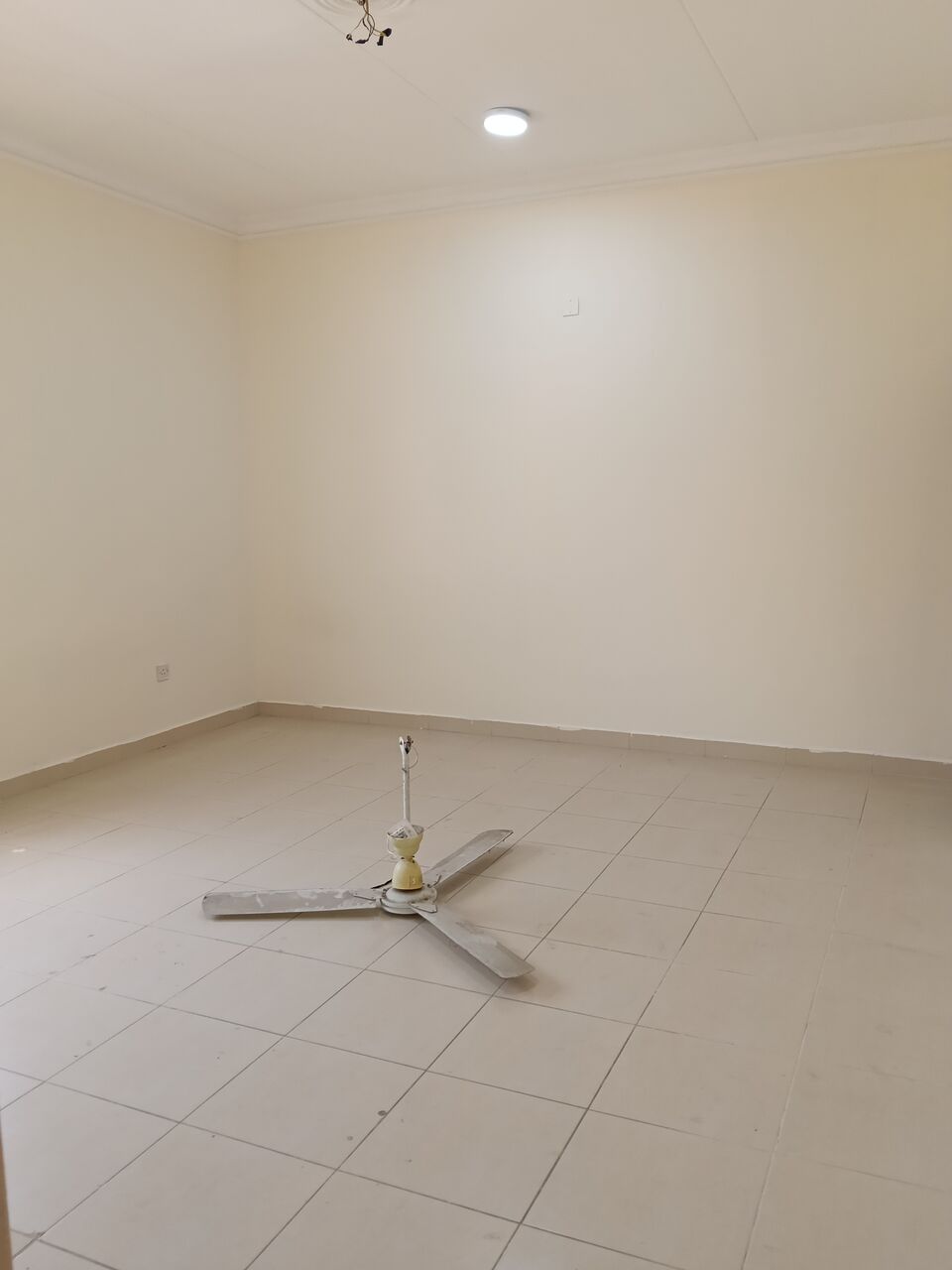 Ras Rumman, Apartments, Flats, Houses & Villas, BHD 350/month,  3 BR,  3 Bedroom Semi Furnished Flat For Rent With Ewa