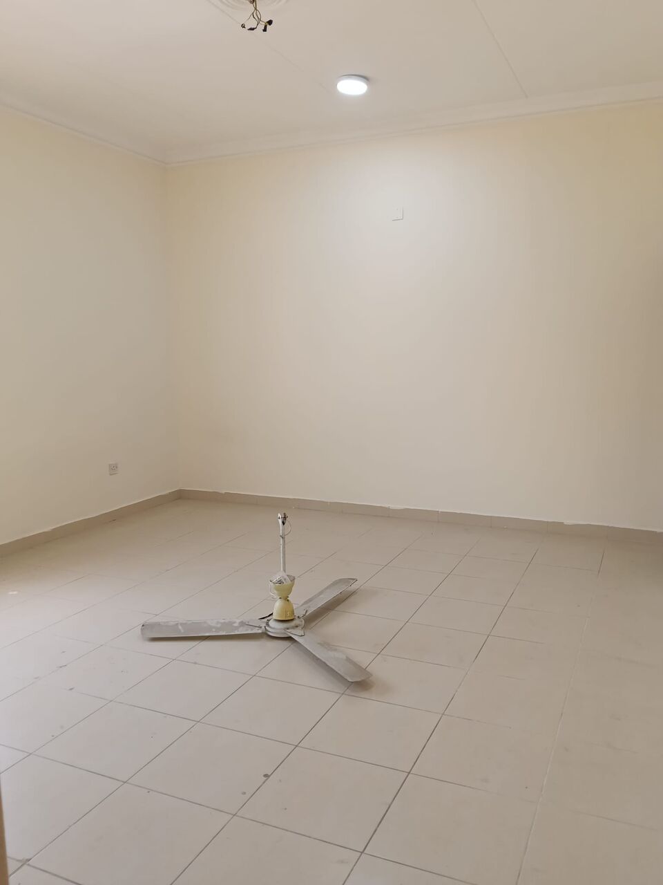 Ras Rumman, Apartments, Flats, Houses & Villas, BHD 350/month,  3 BR,  3 Bedroom Semi Furnished Flat For Rent With Ewa
