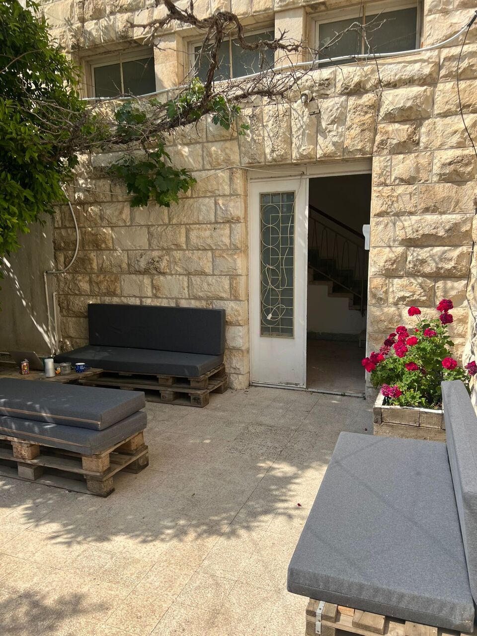 Amman, Rooms for Rent, JOD 250/month,  Furnished,  170 Sq. Meter,  Rooms For Rent In Jabal Amman