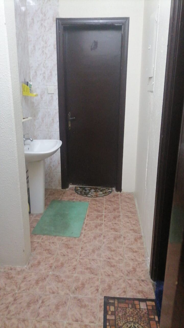 Riyadh, Rooms for Rent, SAR 1300/month,  A Spacious Room Available