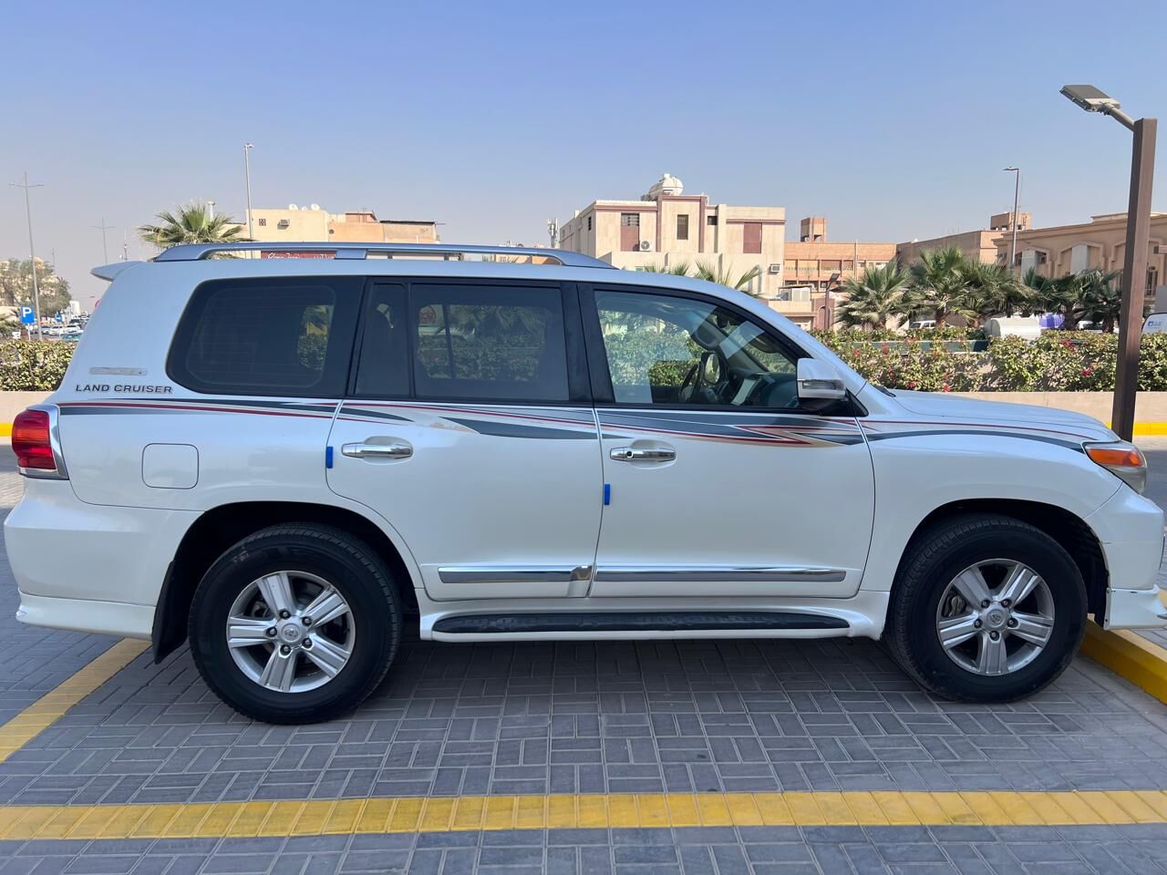 Al Sharafiyah, Vehicles, Cars & Trucks , SAR 130000,  Toyota Land Cruiser GXR,  2015,  Automatic,  215300 KM,  , , , 215 KM, For Sale