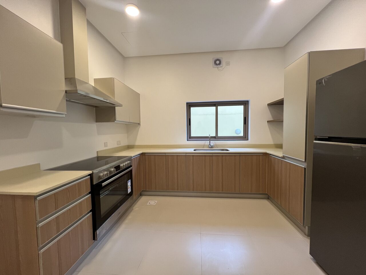 Janabiya, Villas, BHD 1000,  390 Sq. Meter,  4BR Villa In Janabiya | Pool & Gym | Near El Mercado Mall
