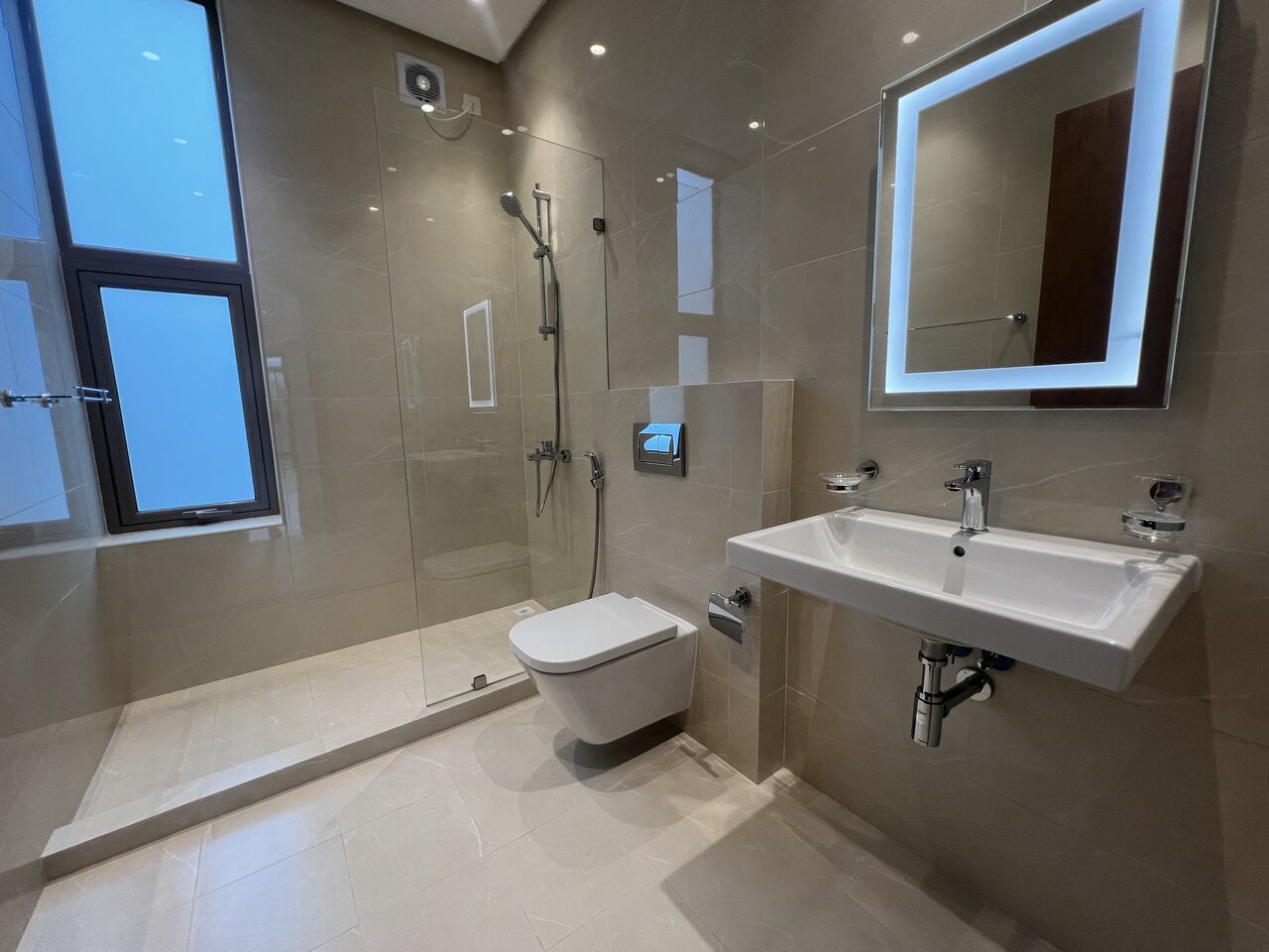 Janabiya, Villas, BHD 1000,  390 Sq. Meter,  4BR Villa In Janabiya | Pool & Gym | Near El Mercado Mall