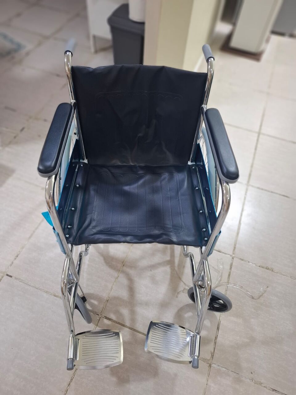 Khobar, Household Items, SAR 600,  PREMIUM SOFA SET, SAMSUNG 32 INCHES TV, NEW WHEELCHAIR & COMFORTABLE FOLDING BEACH CHAIRS
