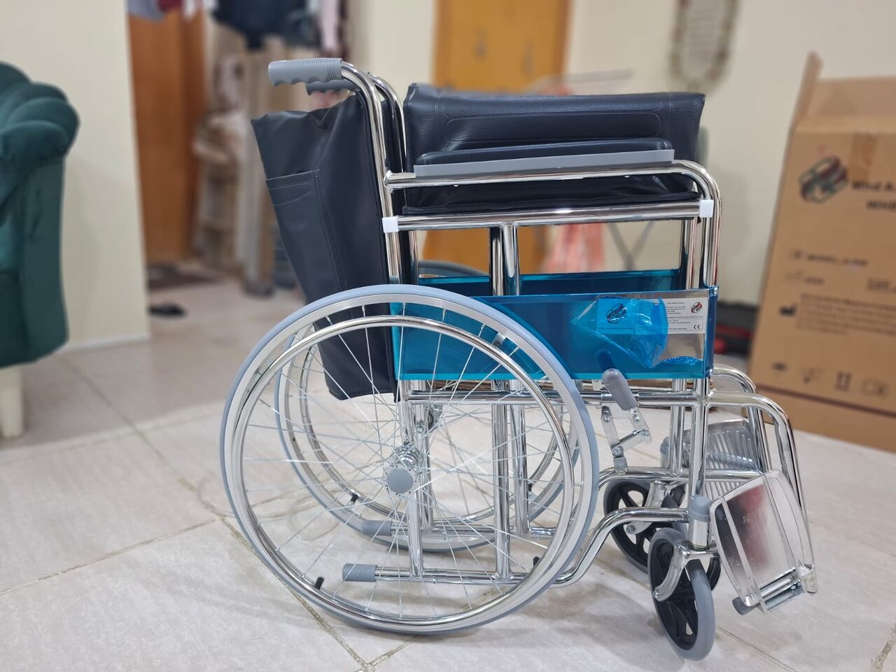 Khobar, Household Items, SAR 600,  PREMIUM SOFA SET, SAMSUNG 32 INCHES TV, NEW WHEELCHAIR & COMFORTABLE FOLDING BEACH CHAIRS