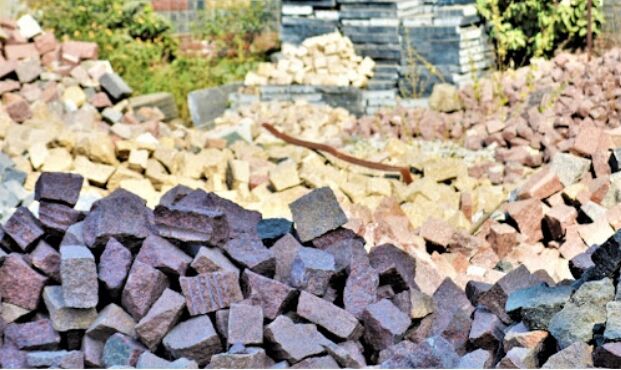 Faridabad, Materials, INR 23,  Natural Red Granite Cobblestone Pavers In Delhi NCR 9311658285