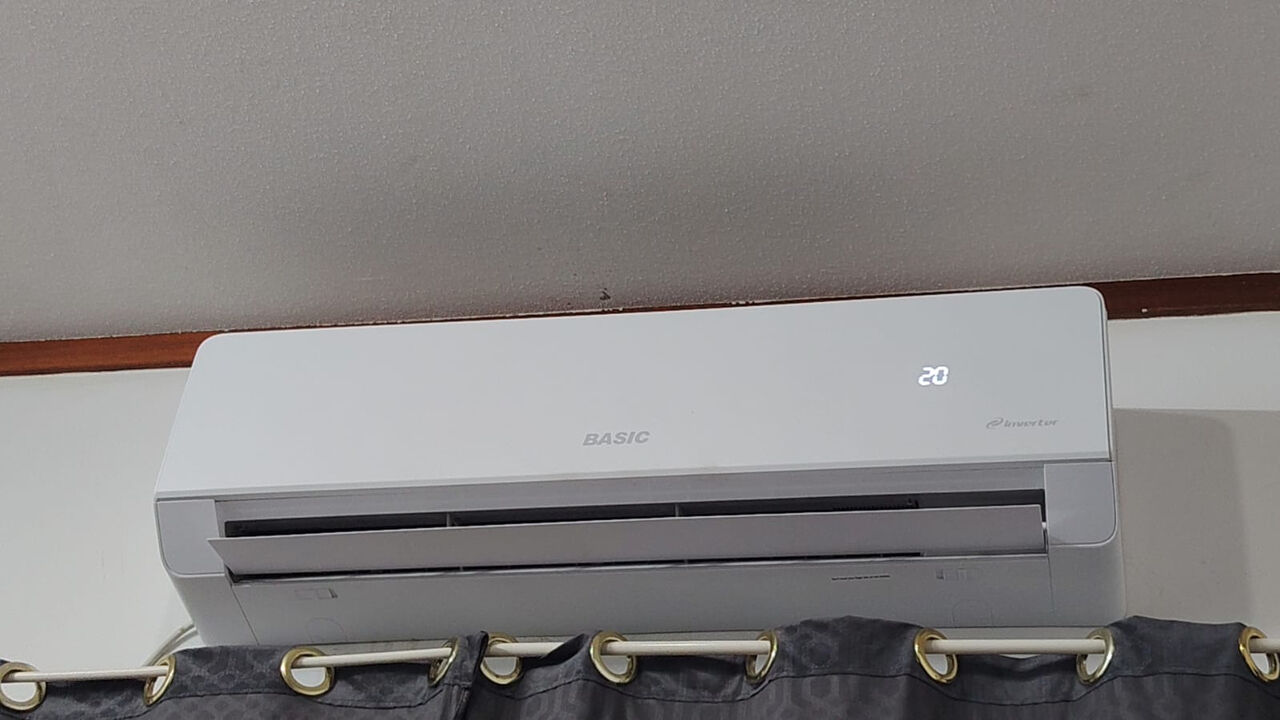 Al Iskan, Air Conditioners, SAR 2400,  Urgent Sale Of Basic 2 Ton Inverter Split AC 24000 BTU