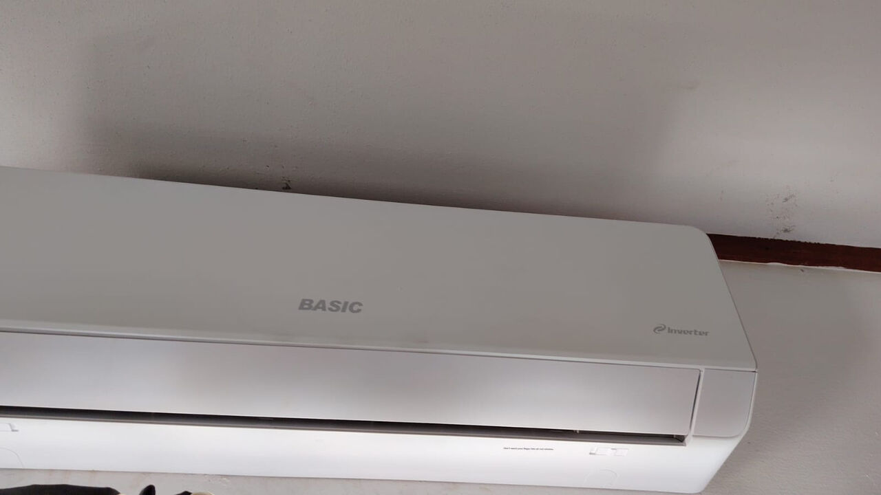 Al Iskan, Air Conditioners, SAR 2400,  Urgent Sale Of Basic 2 Ton Inverter Split AC 24000 BTU