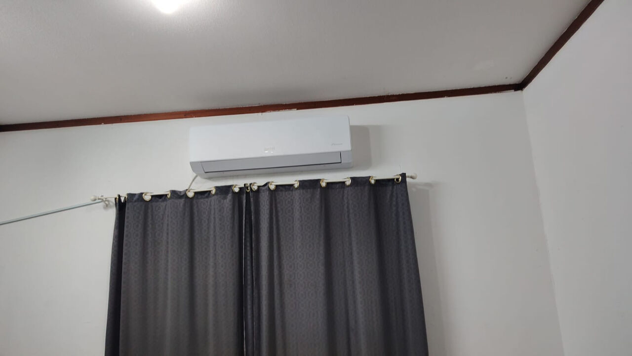 Al Iskan, Air Conditioners, SAR 2400,  Urgent Sale Of Basic 2 Ton Inverter Split AC 24000 BTU