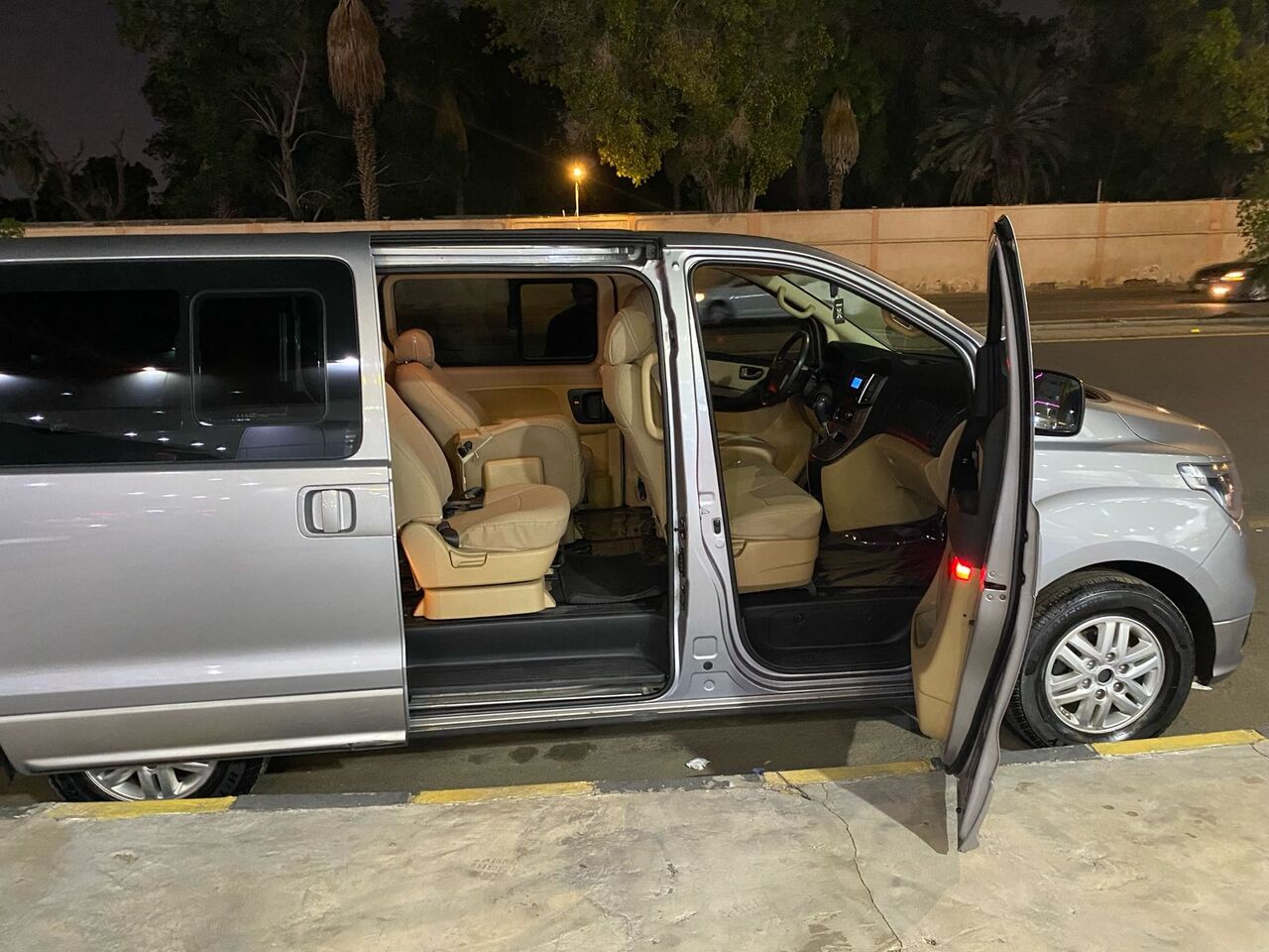 Madinah, Vehicles, Cars & Trucks , SAR 1,  Hyundai H1,  2021,  Automatic,  260000 KM,